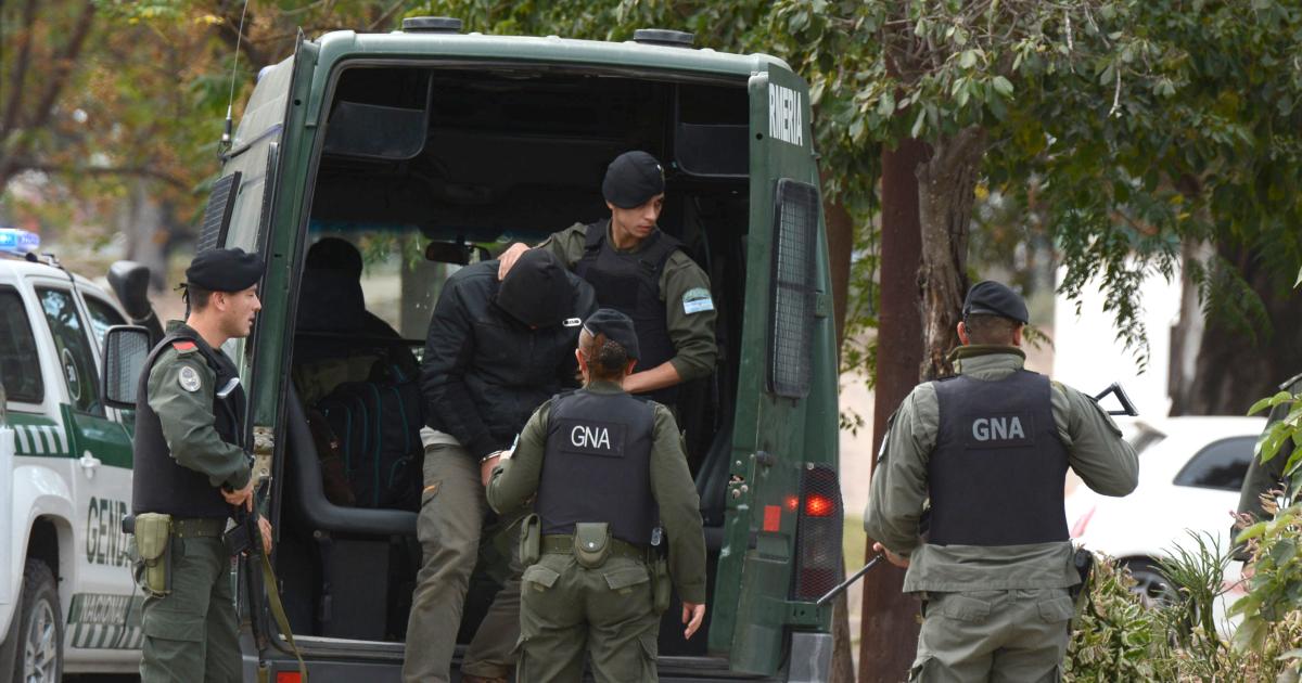 Por presunto cohecho detienen a gendarmes en Monte Quemado Coacuterdoba y Entre Riacuteos