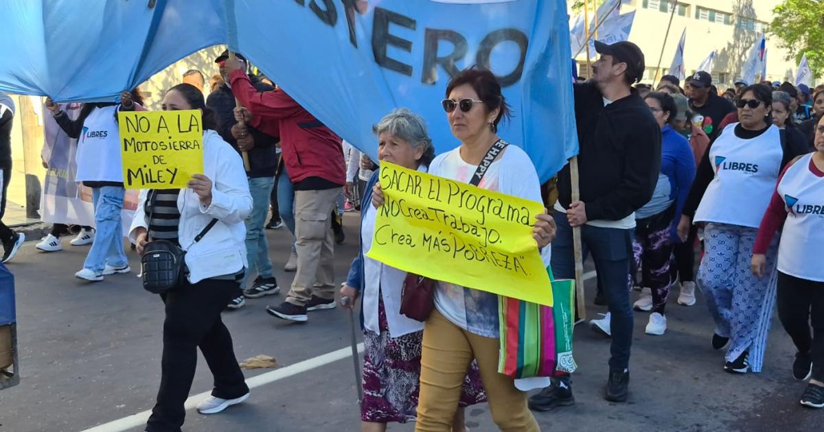 El Gobierno dio por finalizado el programa Volver al Trabajo en medio de una protesta nacional