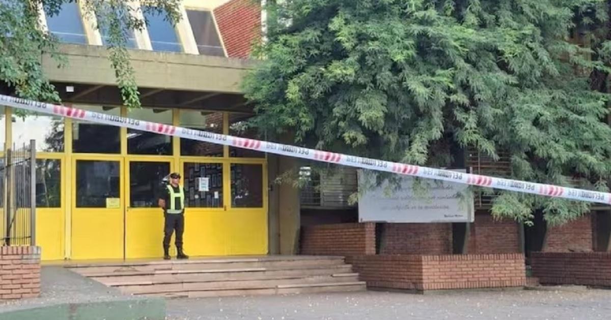 Tiroteo ocurrido en la Escuela N° 40 Mariano Moreno en la ciudad santafesina de San Cristóbal- Foto- Contexto Tucumn