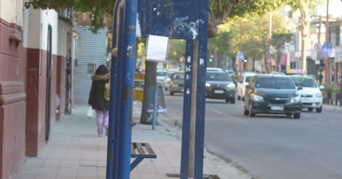 Paro de UTA en todas las liacuteneas urbanas e interurbanas desde esta medianoche