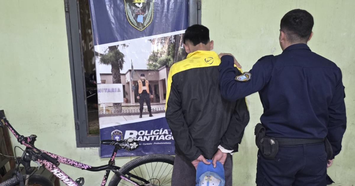 Aprenden a un hombre y recuperan una bicicleta sustraiacuteda