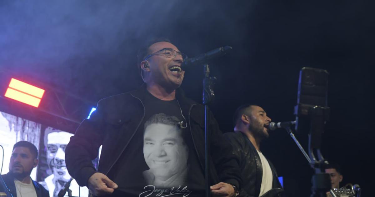 A puro baile y emocioacuten en la Magallanes y Canal- Santiago celebroacute el Diacutea de la Guaracha en homenaje a Jorge Veacuteliz