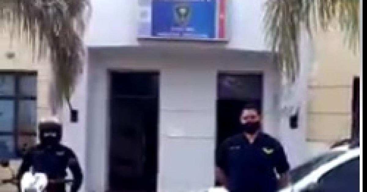 Un nintildeo de 10 antildeos fue agredido por compantildeero de baacutesquet y su mamaacute