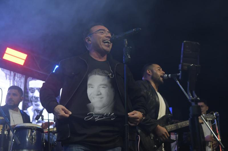 A puro baile y emocioacuten en la Magallanes y Canal- Santiago celebroacute el Diacutea de la Guaracha en homenaje a Jorge Veacuteliz