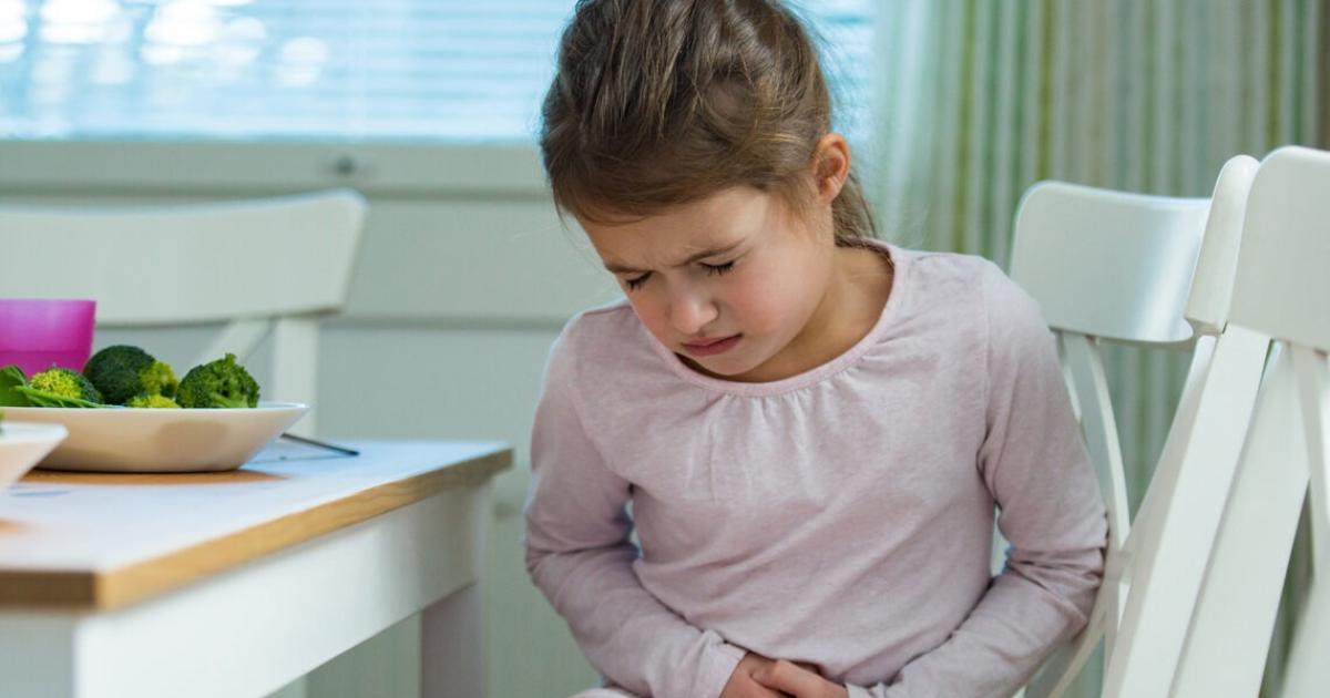 Nintildeos con voacutemitos dolor abdominal y diarrea- a queacute se debe  el incremento de casos