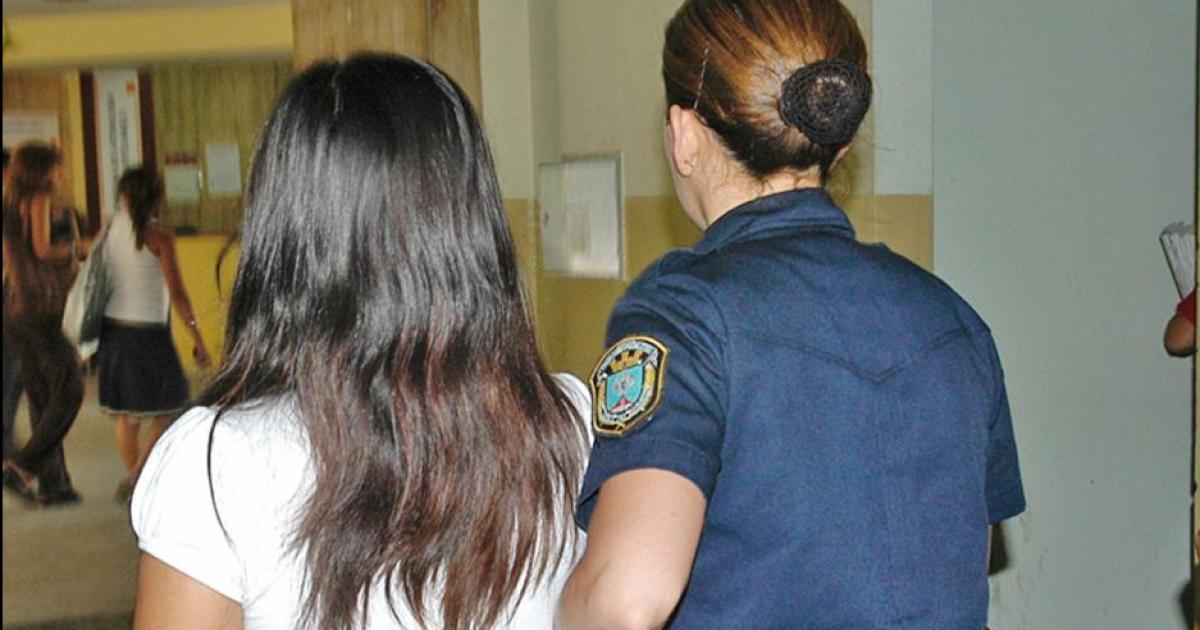 Amenazoacute con matar a golpes a su bebeacute de 10 meses y terminoacute presa