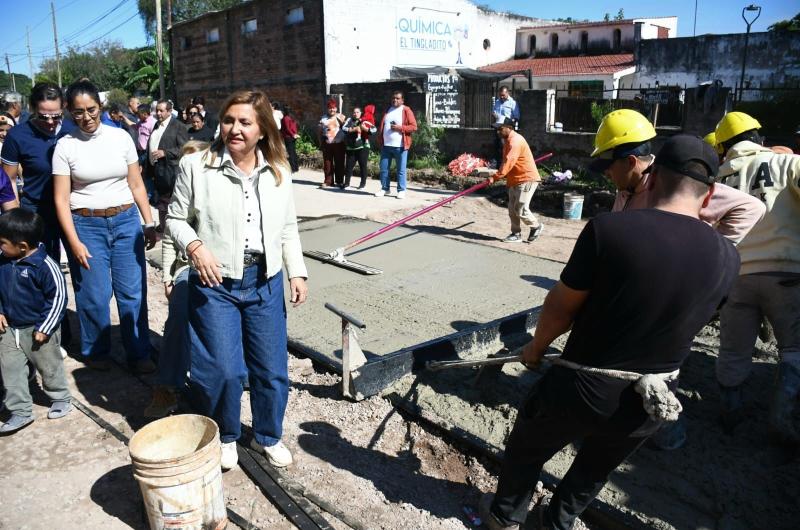 Fuentes destacoacute el avance de la pavimentacioacuten de Las Moras