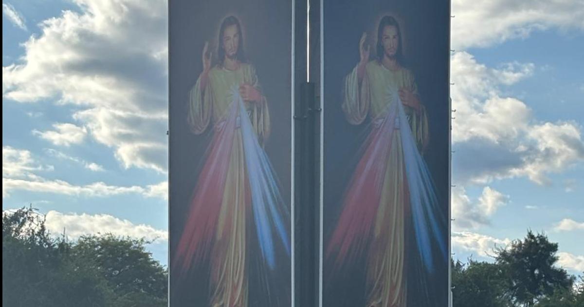 Bendicen la imagen de Jesuacutes de la Divina Misericordia