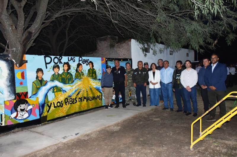 Colonia Dora rindioacute homenaje a los Heacuteroes de Malvinas