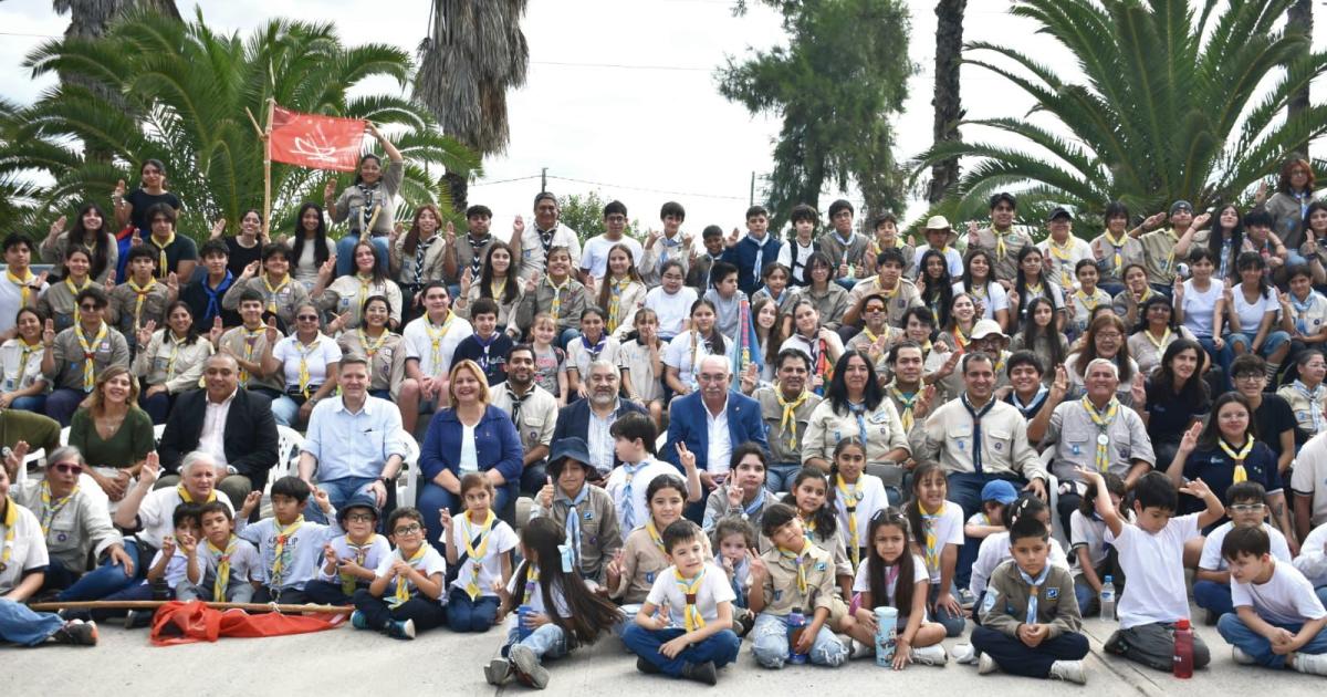 Funcionarios de la Municipalidad participaron de la apertura distrital de Scouts Argentina en el Parque Sur 
