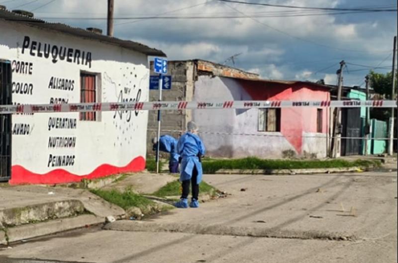 Acribillado a plena luz del diacutea- investigan un posible ajuste narco tras el crimen de un hombre