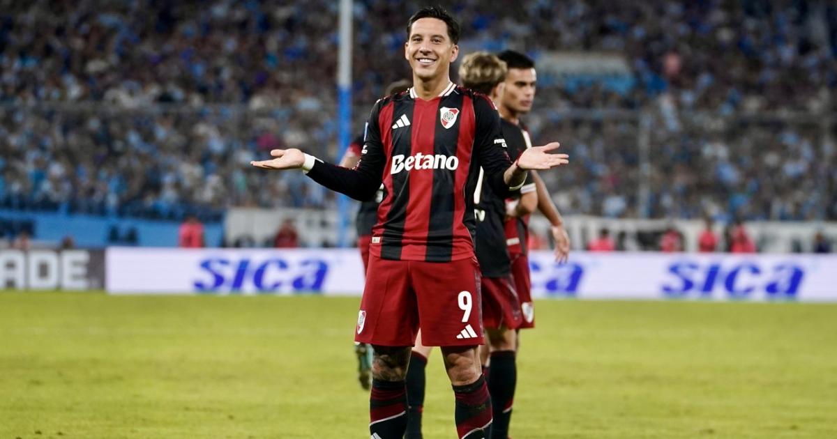 River aprovechoacute los errores de Racing y se quedoacute con el claacutesico