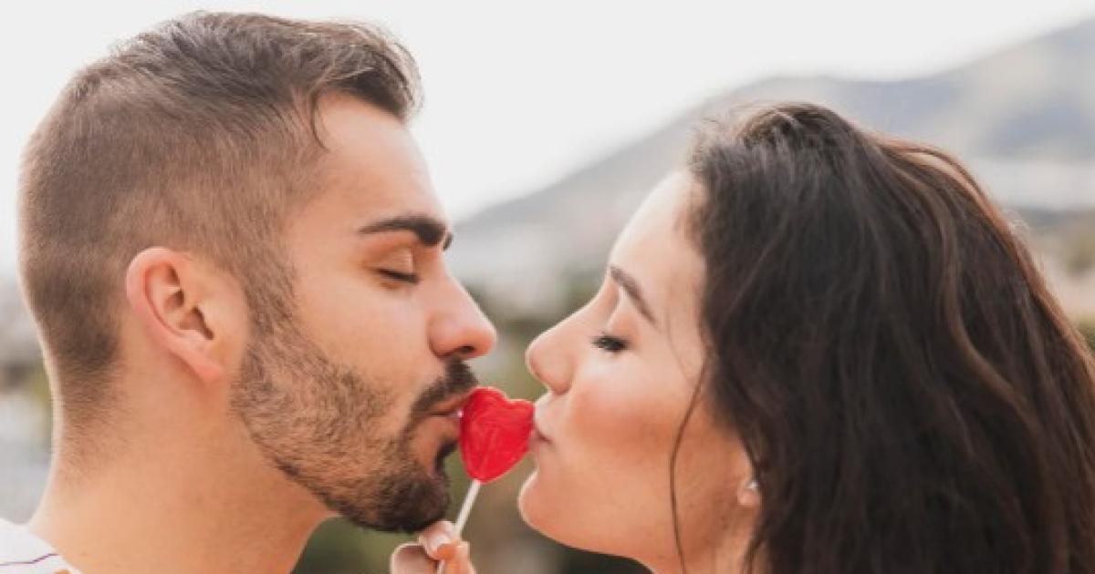Se celebra el Día Internacional del Beso Foto- Agencia NA (Freepik)