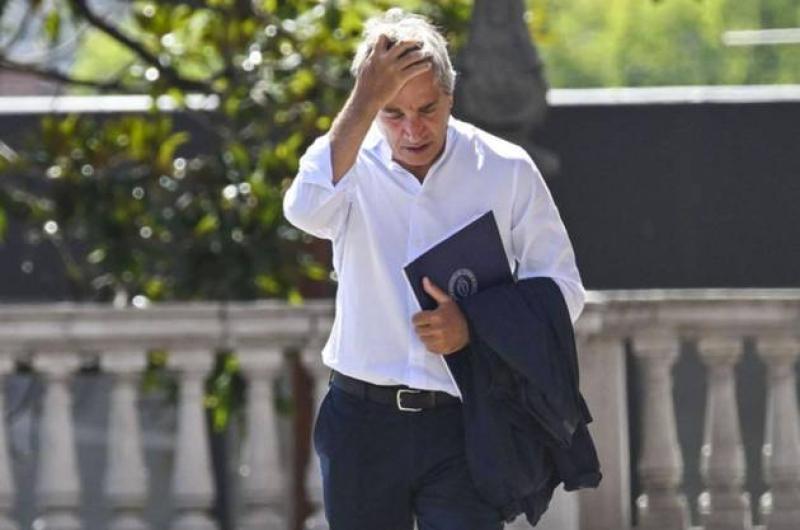 Caputo habriacutea pedido a todos los ministerios que ajusten sus presupuestos un 20-en-porciento-