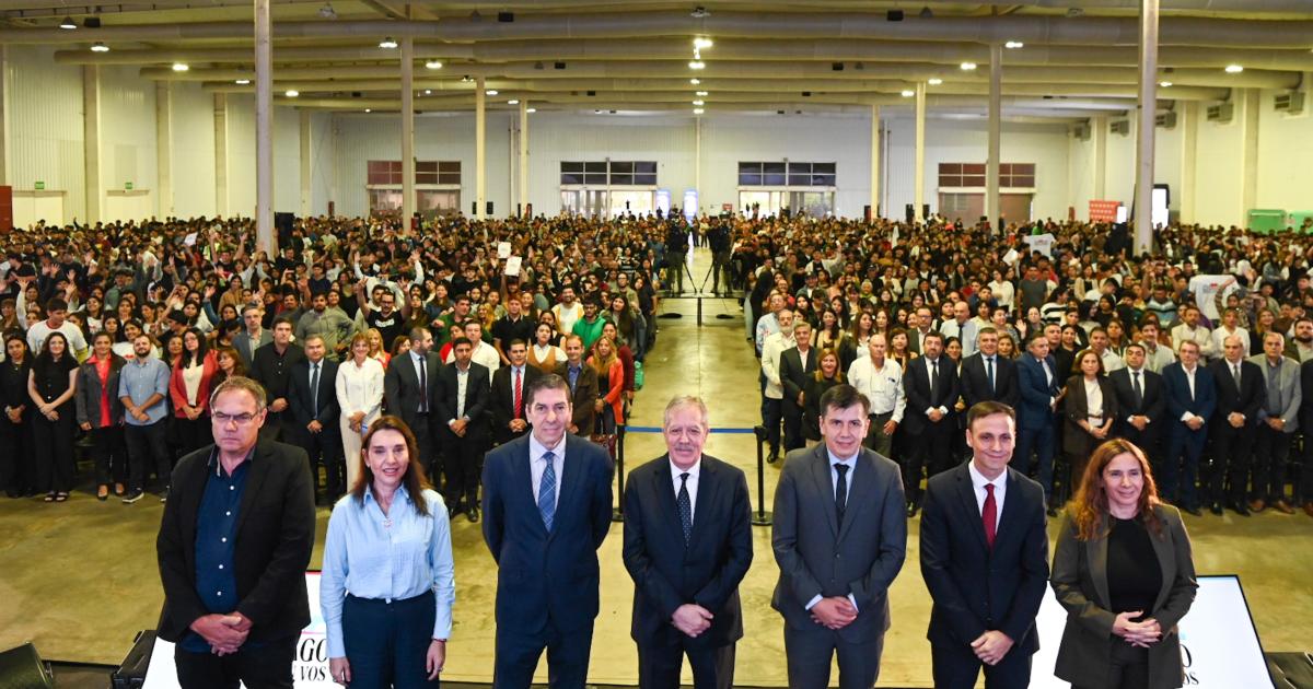 Suaacuterez encabezoacute la apertura de la clase magistral del programa Santiago Crece con Vos