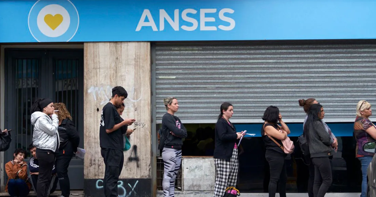 Coacutemo tramitar el extra de 357800 de Anses para personas sin trabajo