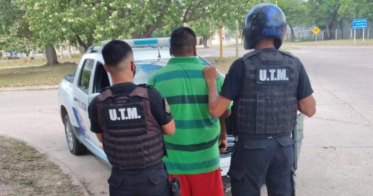 Preso por tener sexo con una nintildea de 11 antildeos dentro de un traacuteiler