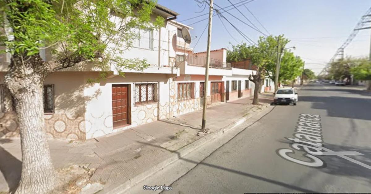 Imputado con tobillera electroacutenica se arrojoacute al riacuteo y terminoacute detenido