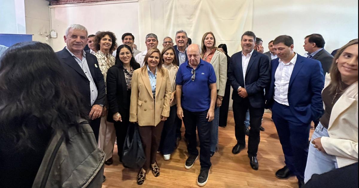 Intendentes de Santiago participaron de una importante jornada en Buenos Aires