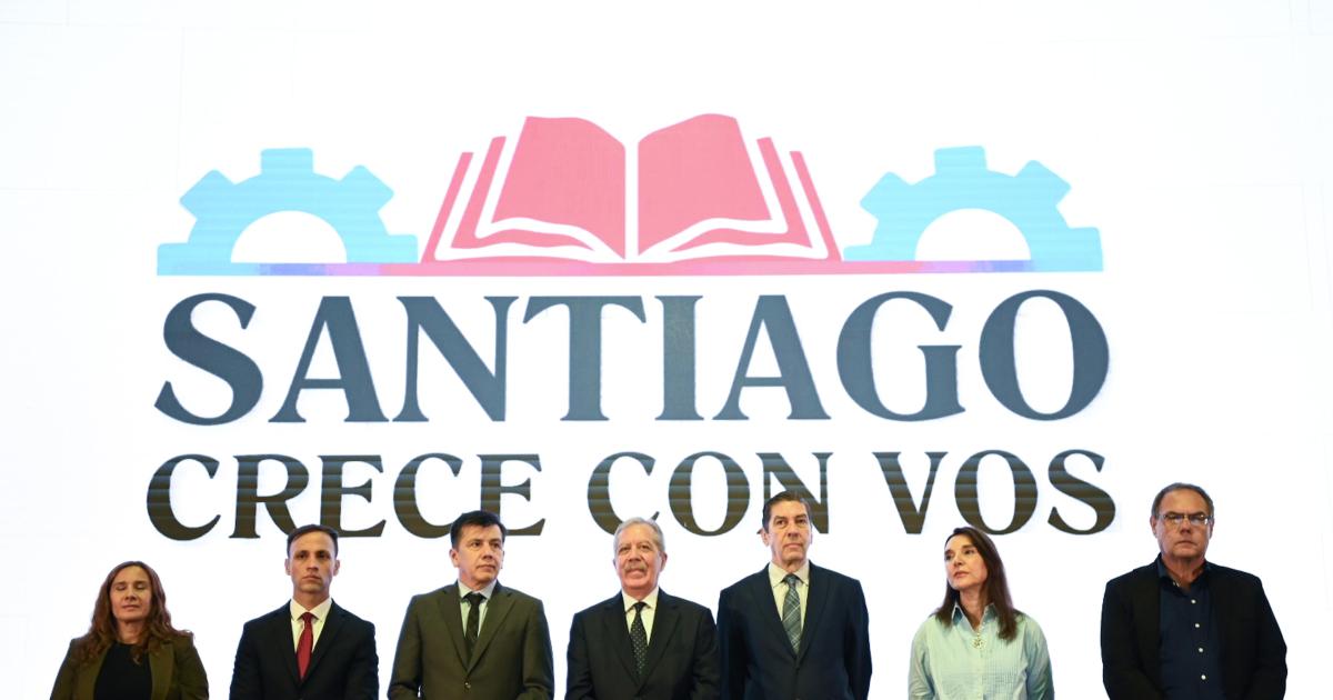Suaacuterez encabezoacute la apertura de la clase magistral del programa Santiago Crece con Vos