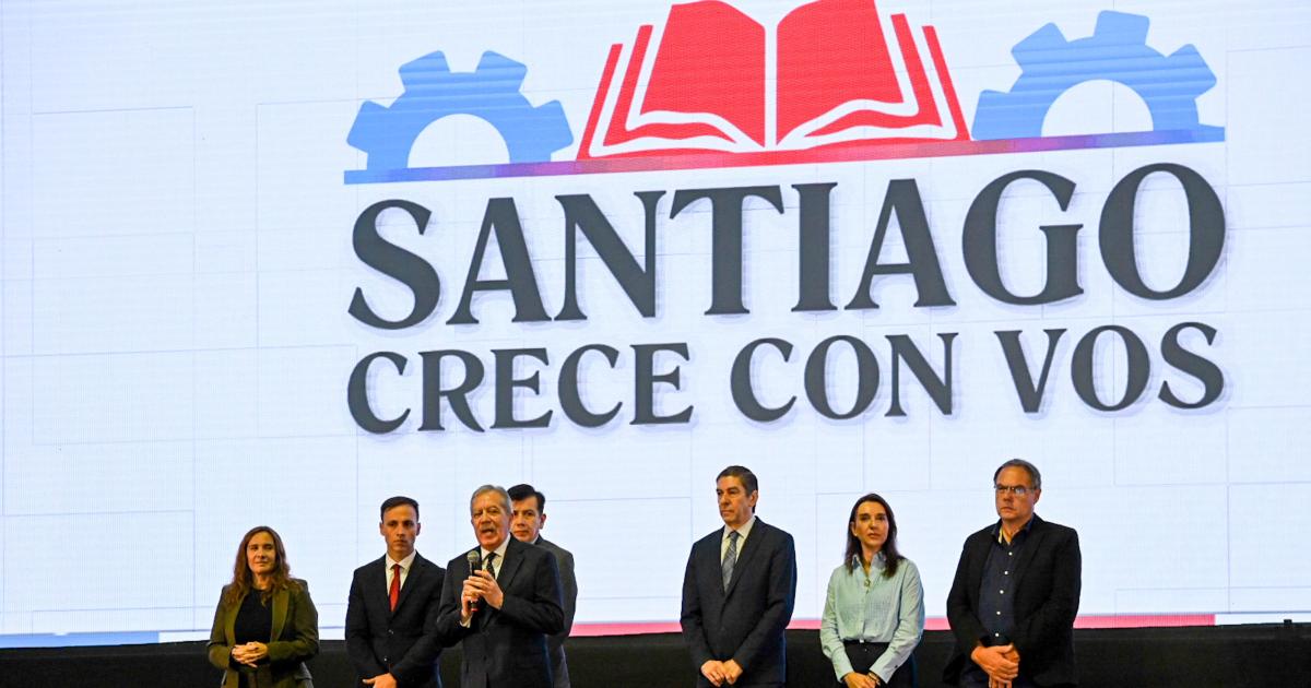 Suaacuterez encabezoacute la apertura de la clase magistral del programa Santiago Crece con Vos