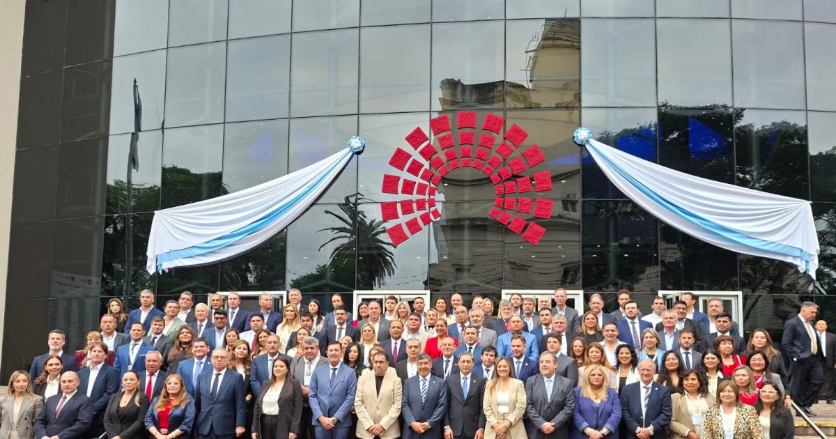 Fuerte reclamo de provincias a la Nacioacuten por un federalismo real en el Parlamento del Norte Grande