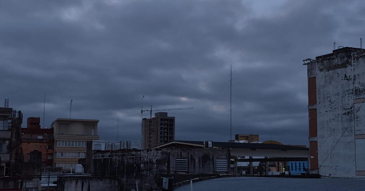 Mieacutercoles inestable en Santiago- chaparrones durante gran parte del diacutea y maacutexima de 27degC