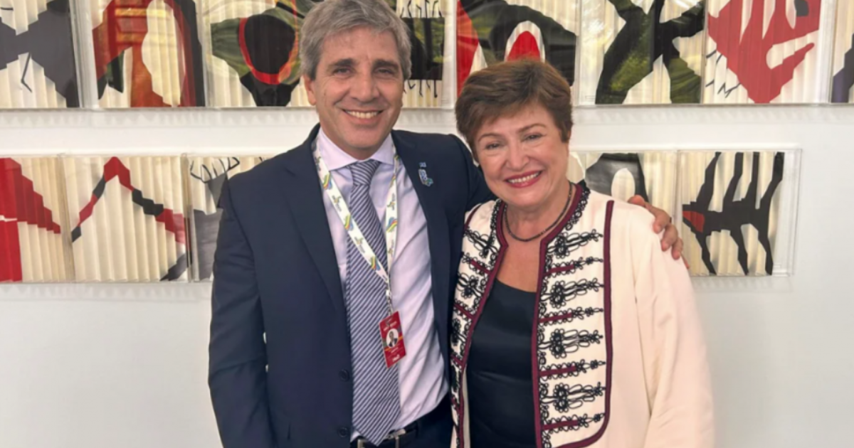 Caputo celebroacute la aprobacioacuten de la segunda revisioacuten del FMI- Es un paso importante