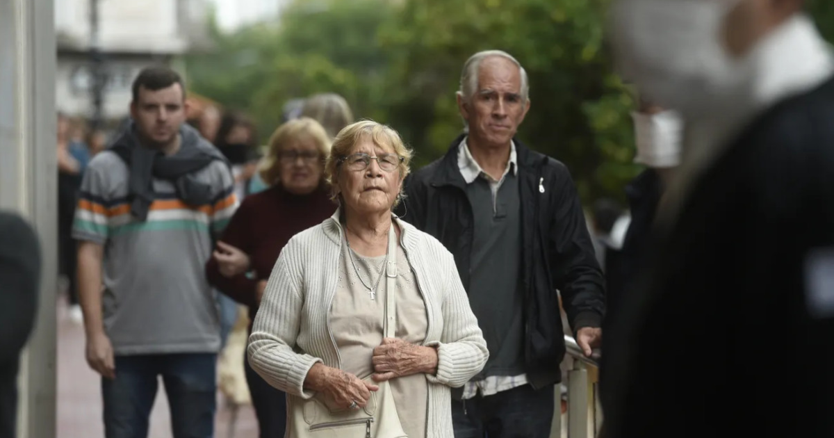 El Gobierno confirmoacute el aumento para las jubilaciones en mayo 2026