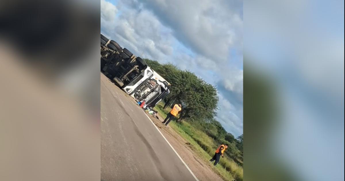 Vuelco de un camioacuten en la Ruta 34 generoacute demoras entre Pinto y Malbraacuten