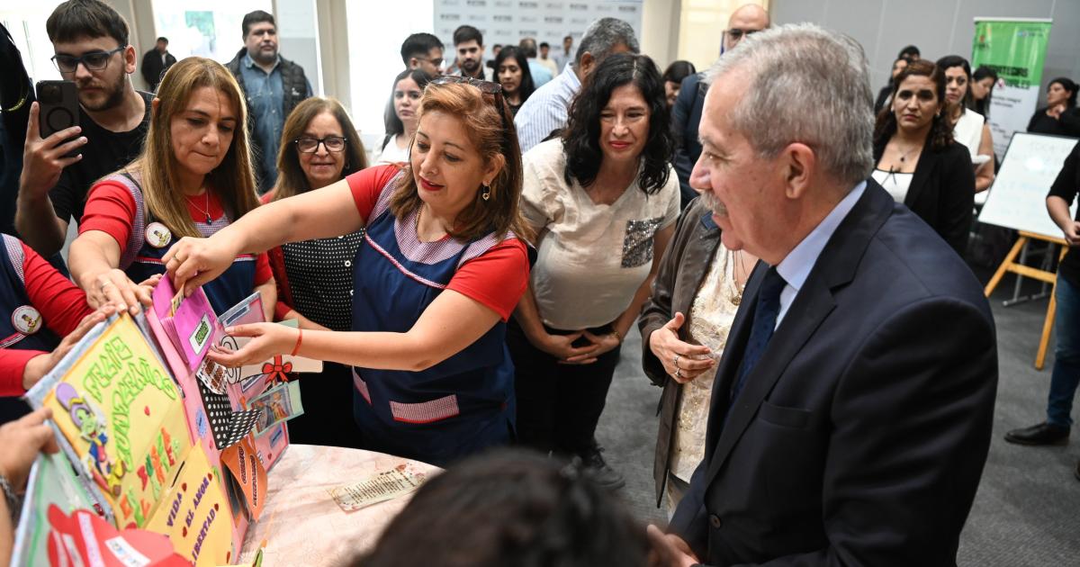 Eliacuteas Suaacuterez participoacute del acto de apertura de la 37ordf Campantildea Anual de Abordaje Integral de las Adicciones