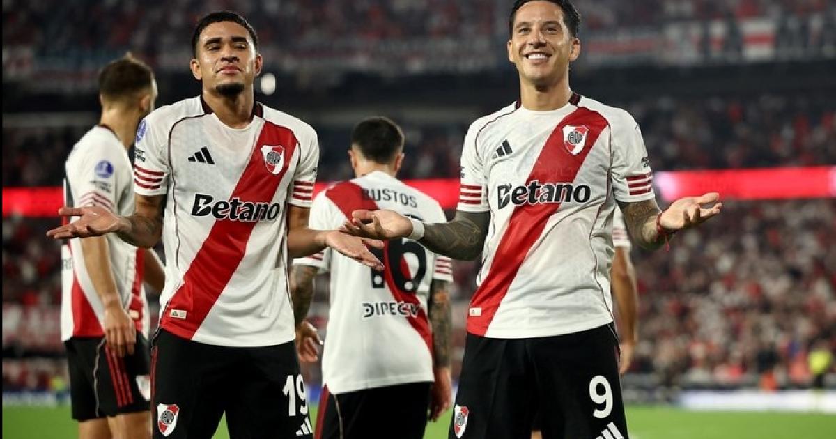 River no brilloacute pero celebroacute ante Carabobo y quedoacute uacutenico puntero