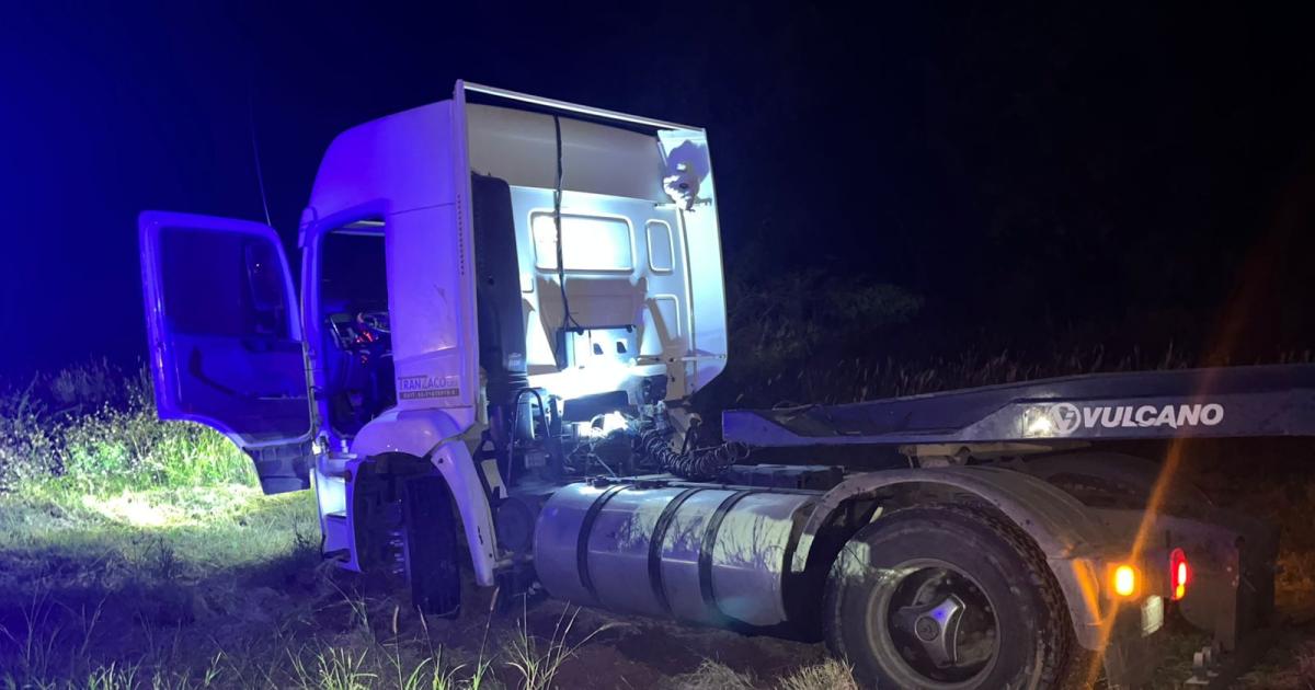 Un camioacuten se despistoacute en la ruta 34 y el traacutensito estaacute demorado