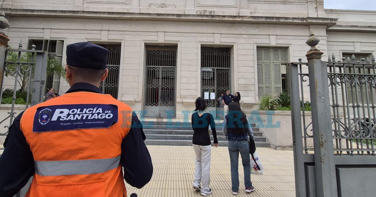 Ingreso al Colegio Nacional Absalón Rojas