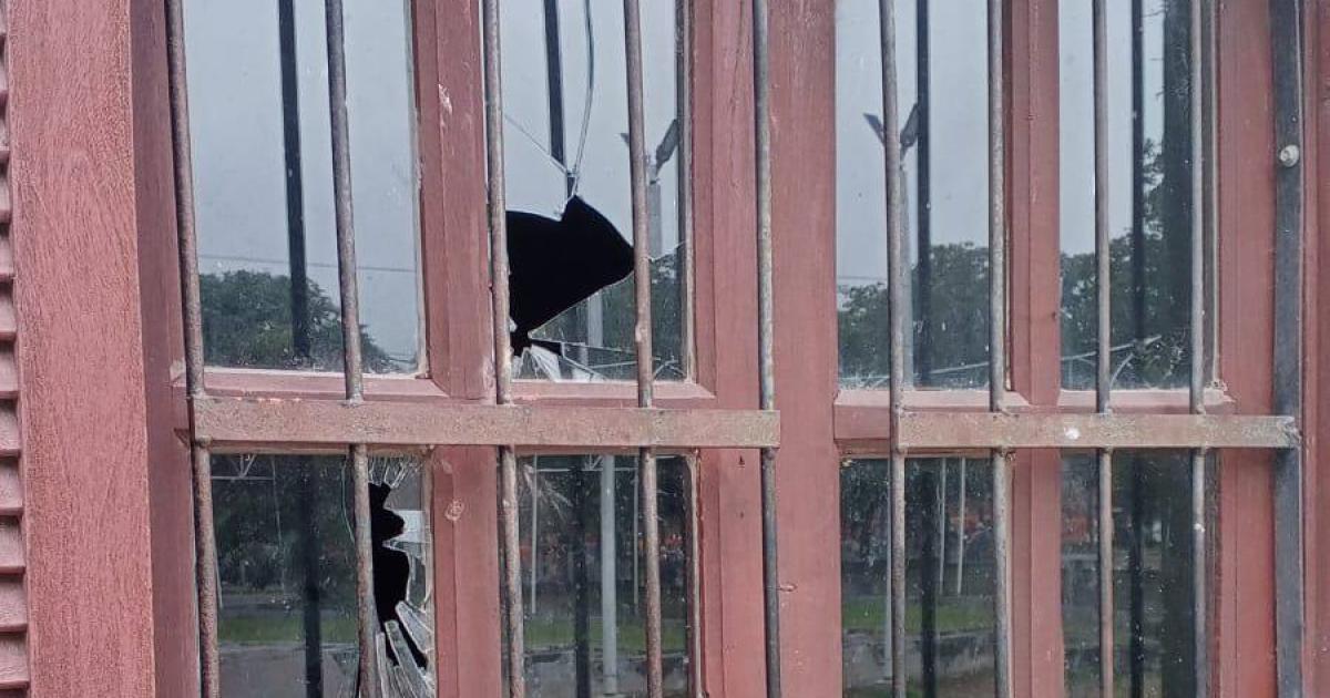 Vandalismo en una academia municipal de folclore- graves dantildeos y ademaacutes robo de cables