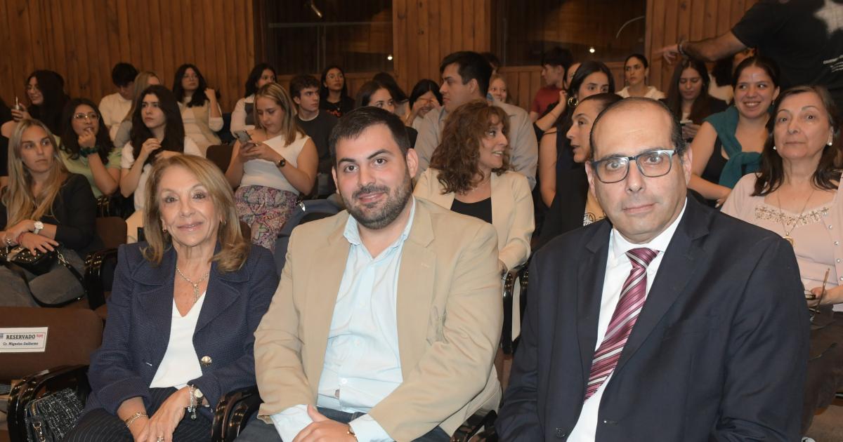 LORENZETTI PRESENTOacute EL LIDERAZGO DEL CAOS