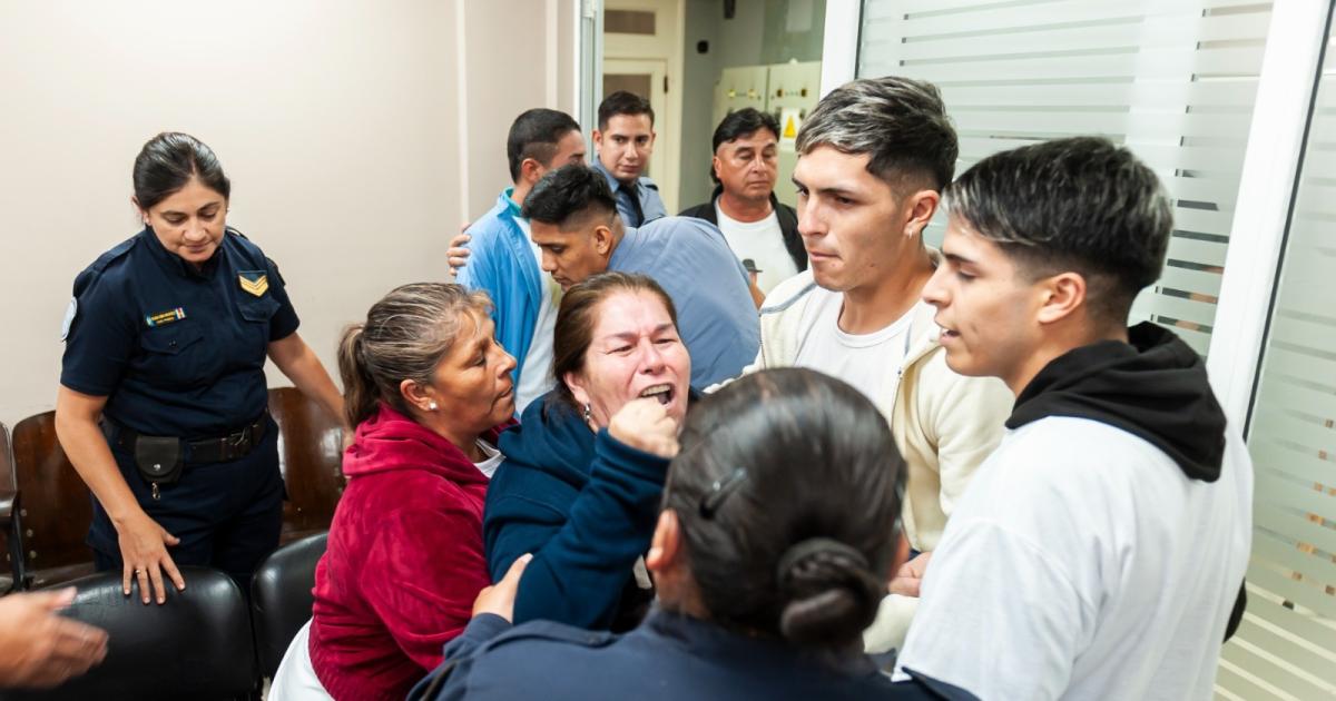 SIN FILTROS Las personas tomaron el recinto pese a la seguridad