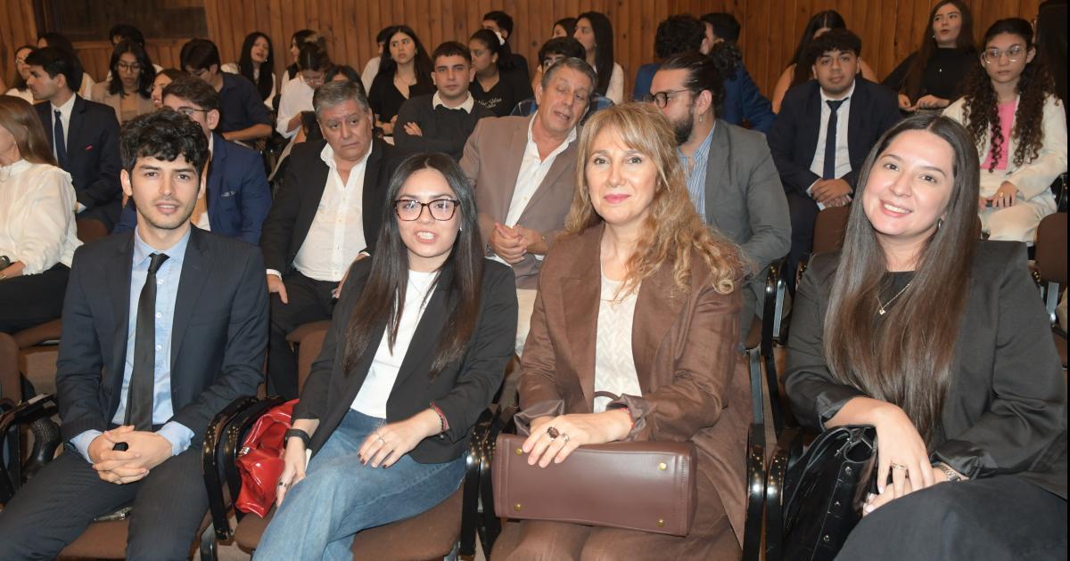 LORENZETTI PRESENTOacute EL LIDERAZGO DEL CAOS