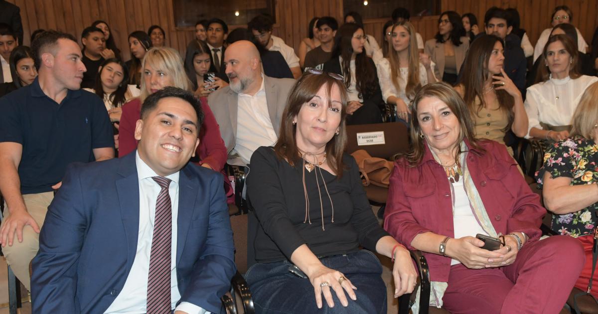 LORENZETTI PRESENTOacute EL LIDERAZGO DEL CAOS