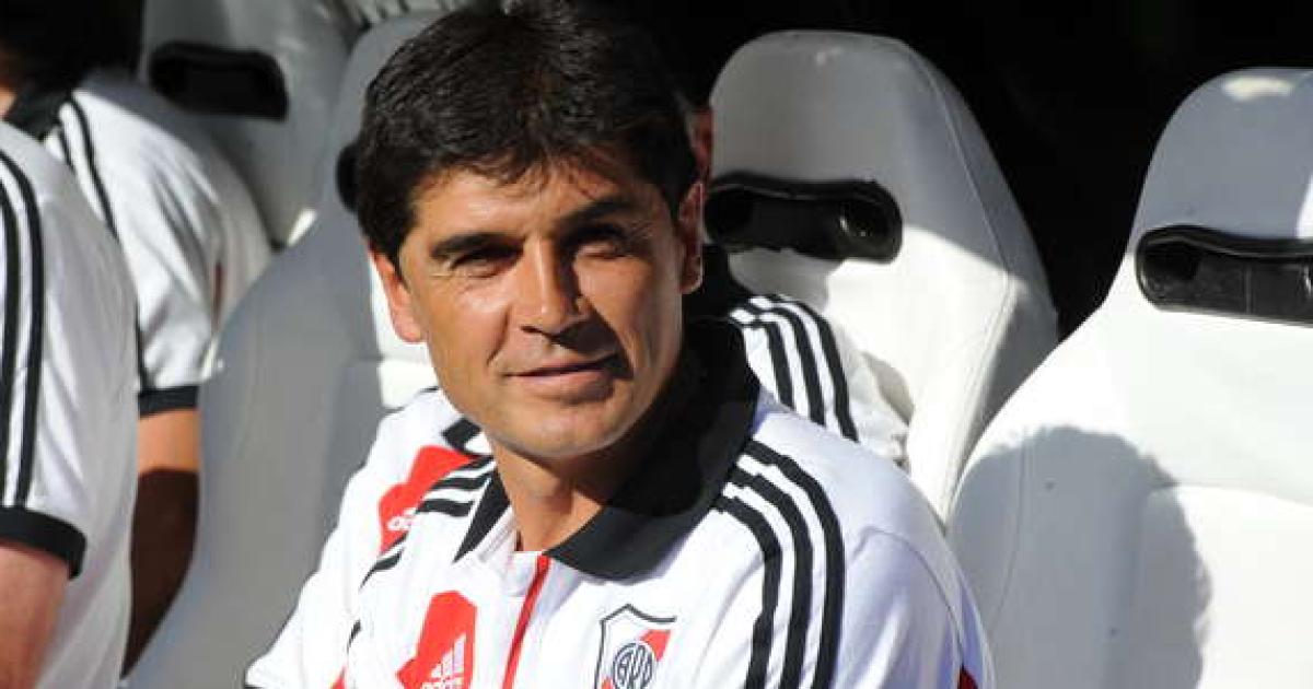 Dos jugadores que marcaron una eacutepoca en River y Boca palpitaron el Suacuteper