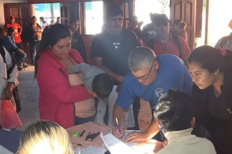 Operativo rural en Villa Atamisqui- acercaron servicios asesoramiento y beneficios a trabajadores