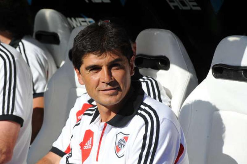 Dos jugadores que marcaron una eacutepoca en River y Boca palpitaron el Suacuteper
