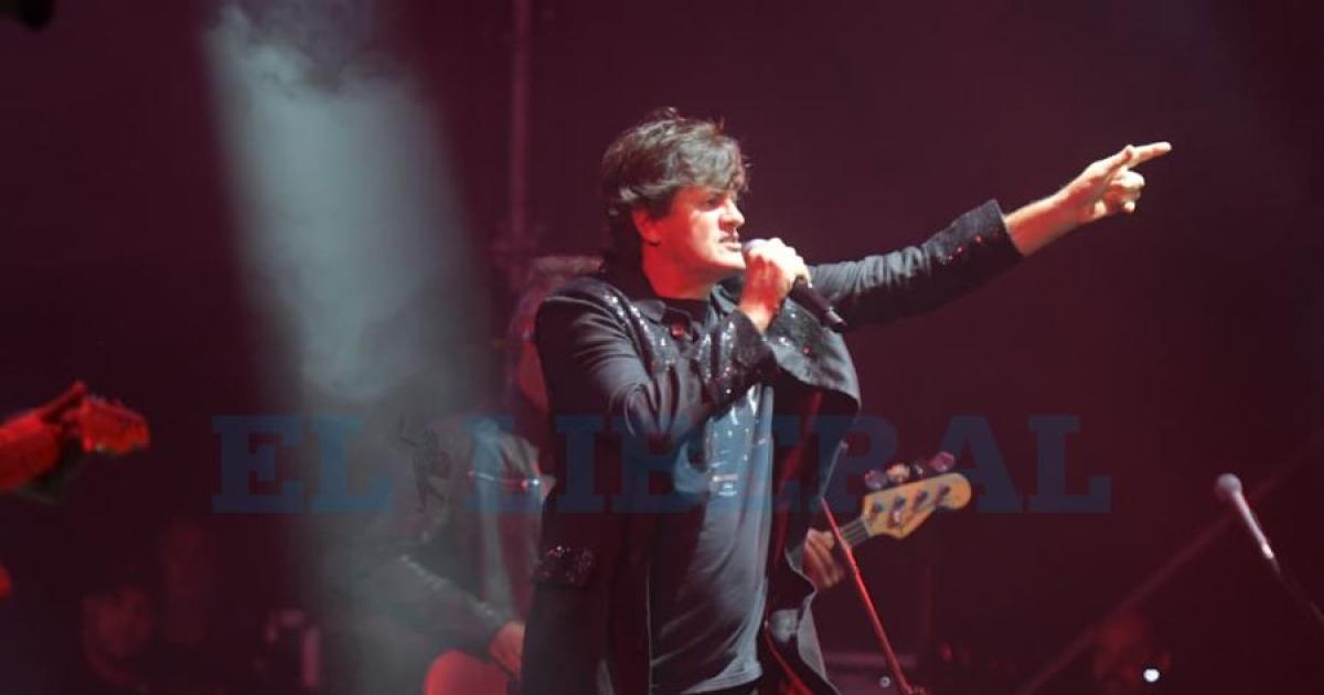 FOTOS  Noche de rock en Santiago- Ciro y los Persas hacen vibrar el Nodo