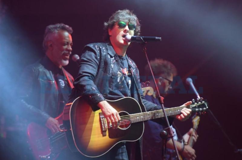 FOTOS  Noche de rock en Santiago- Ciro y los Persas hacen vibrar el Nodo