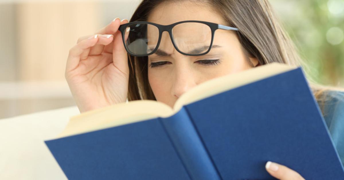 El uso de anteojos de lectura sin consultar puede aumentar los riesgos de enfermedades oculares