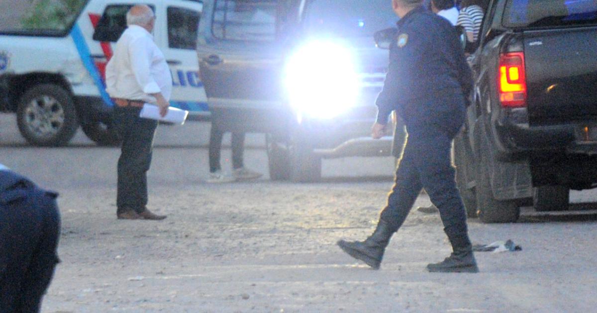 Incautan arma de fuego ofrecida en venta ilegal a traveacutes de WhatsApp