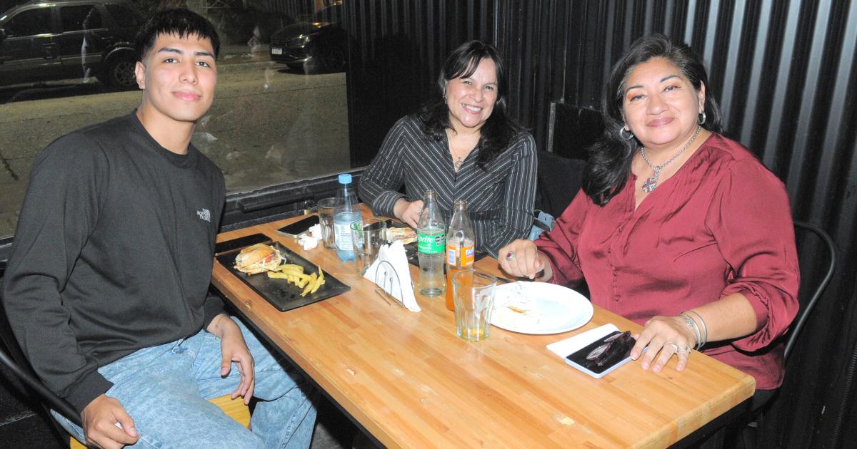 NOCHE SANTIAGUENtildeA PARA EL DISFRUTE