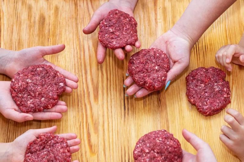 CONSEJOS  El consumo de carne picada en menores debe evitarse o ser tratado con extremas precauciones