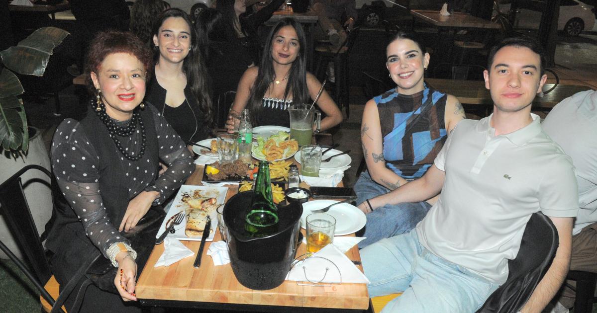 NOCHE SANTIAGUENtildeA PARA EL DISFRUTE