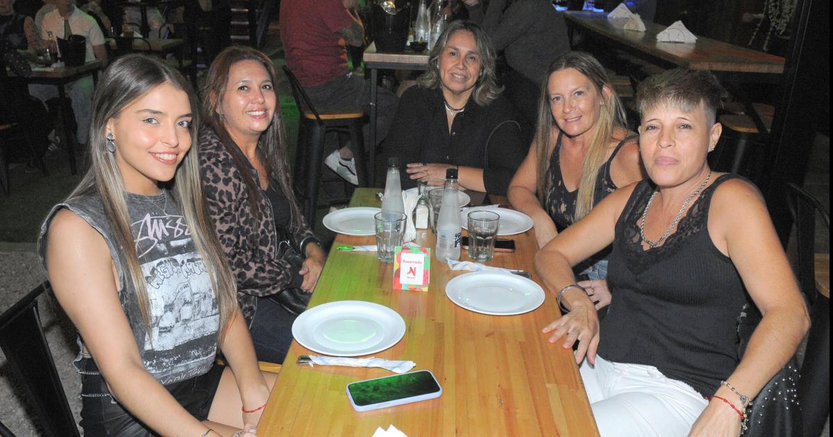 NOCHE SANTIAGUENtildeA PARA EL DISFRUTE